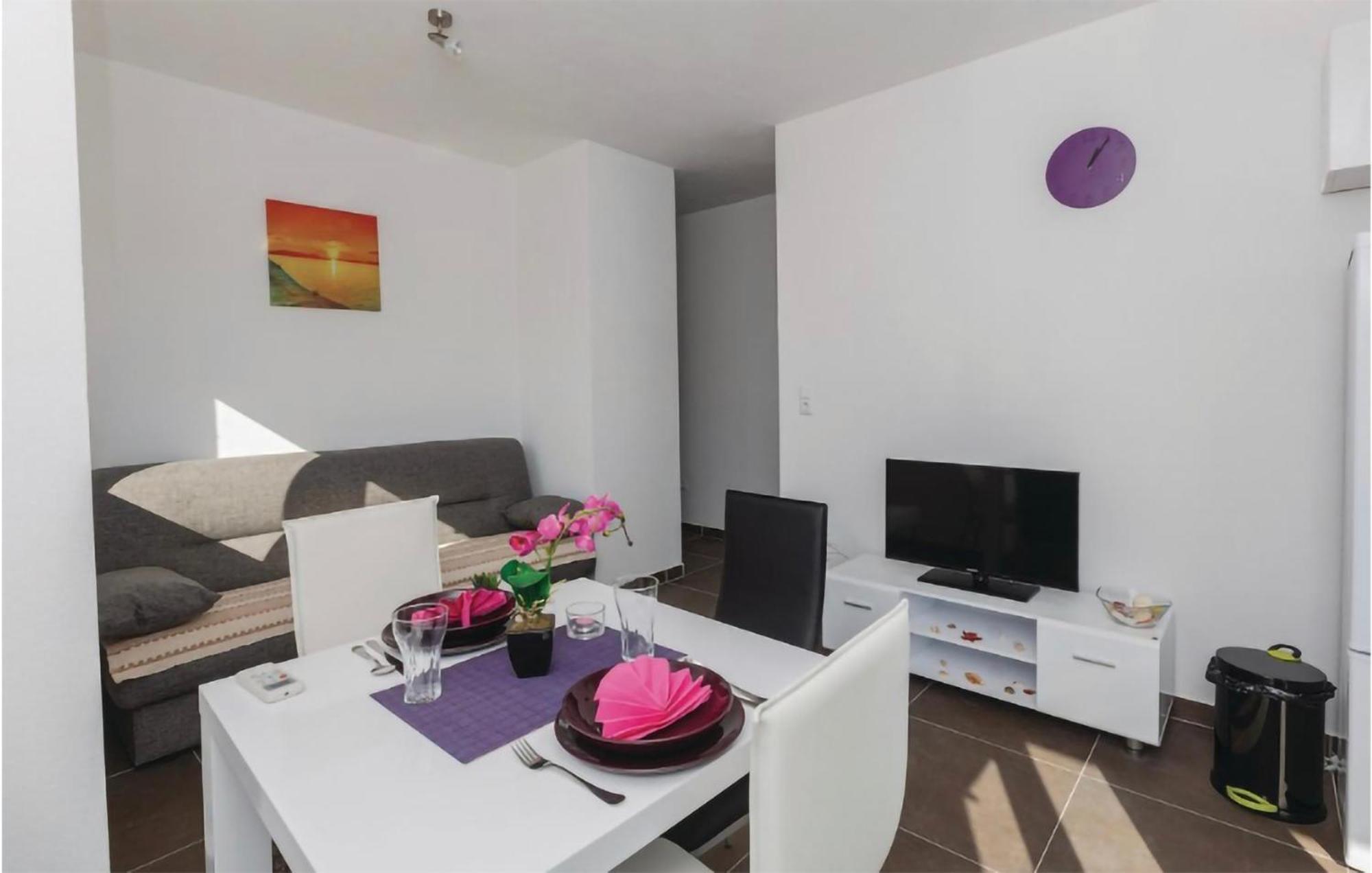 Amazing Apartment In Saldun With Wifi Trogir Dış mekan fotoğraf