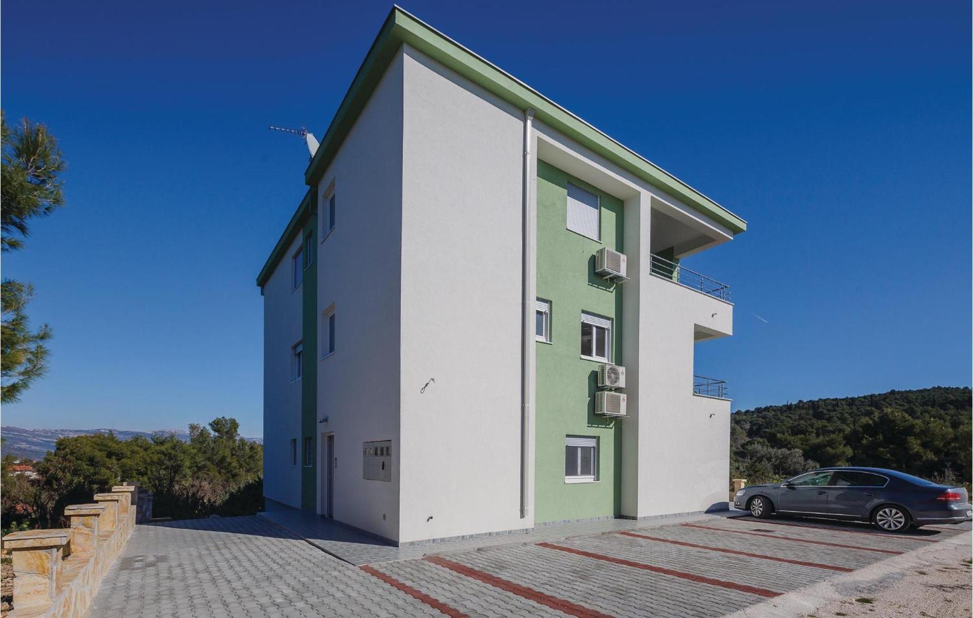 Amazing Apartment In Saldun With Wifi Trogir Dış mekan fotoğraf