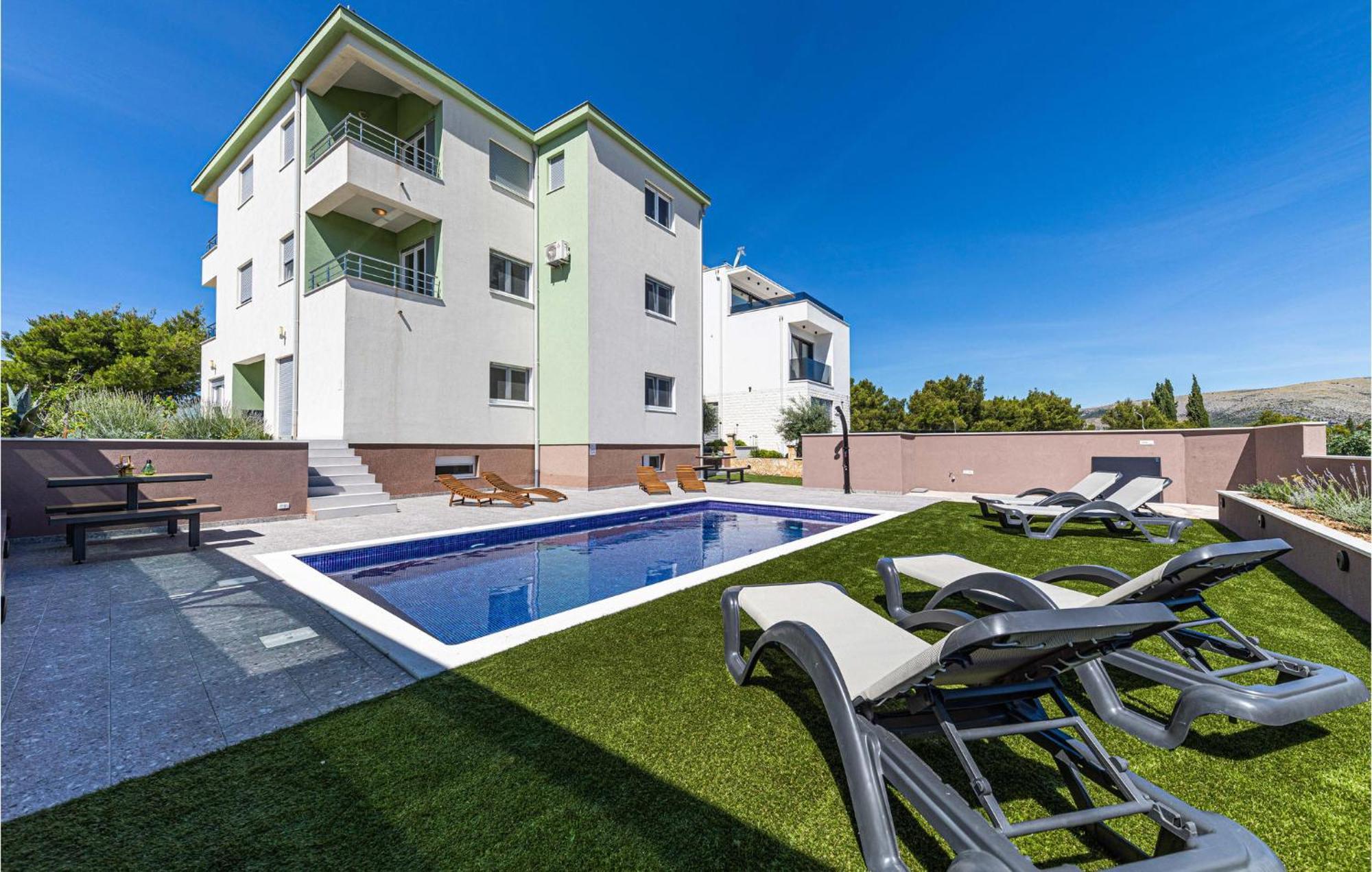 Amazing Apartment In Saldun With Wifi Trogir Dış mekan fotoğraf