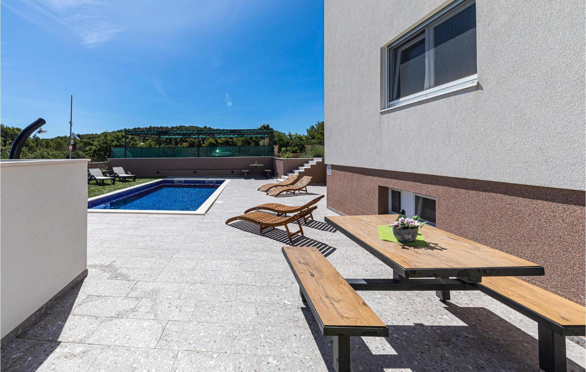 Amazing Apartment In Saldun With Wifi Trogir Dış mekan fotoğraf