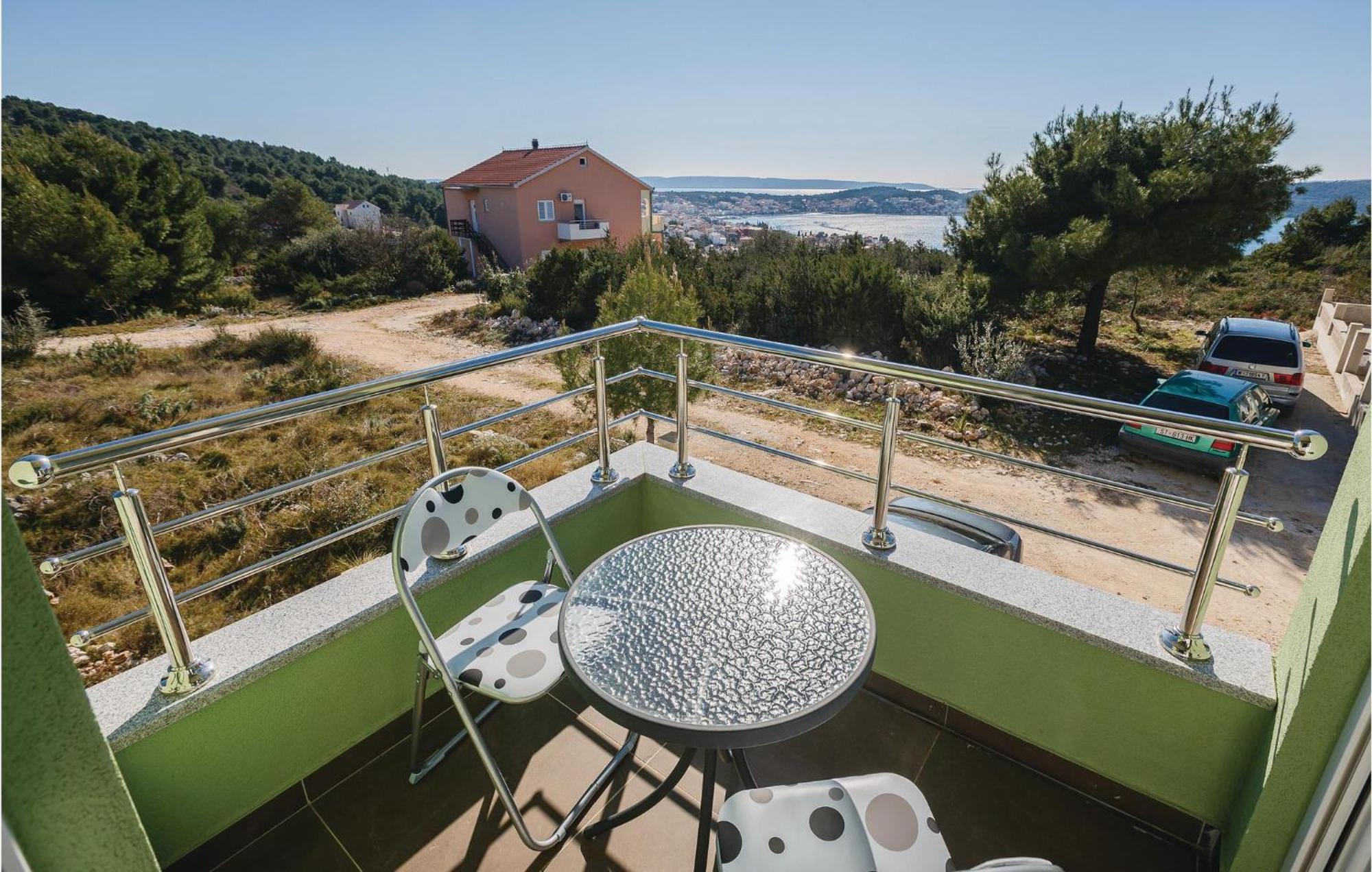 Amazing Apartment In Saldun With Wifi Trogir Dış mekan fotoğraf