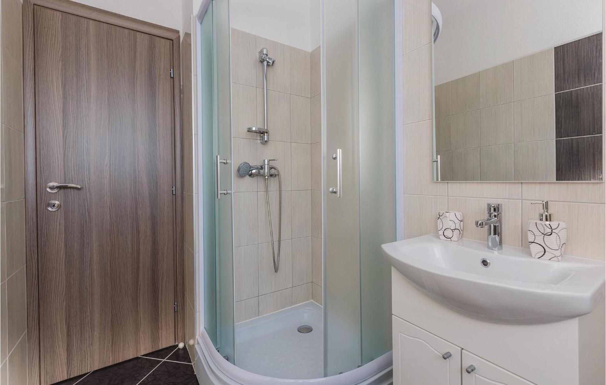 Amazing Apartment In Saldun With Wifi Trogir Dış mekan fotoğraf